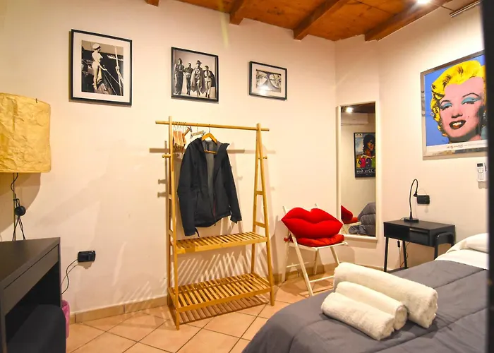 Naplessence Guest House